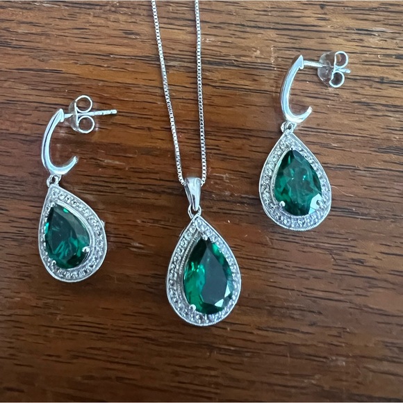 Sofia Vergara Sterling Pear Shaped Simulated Emerald Diamond Necklace & Earrings - Picture 2 of 16